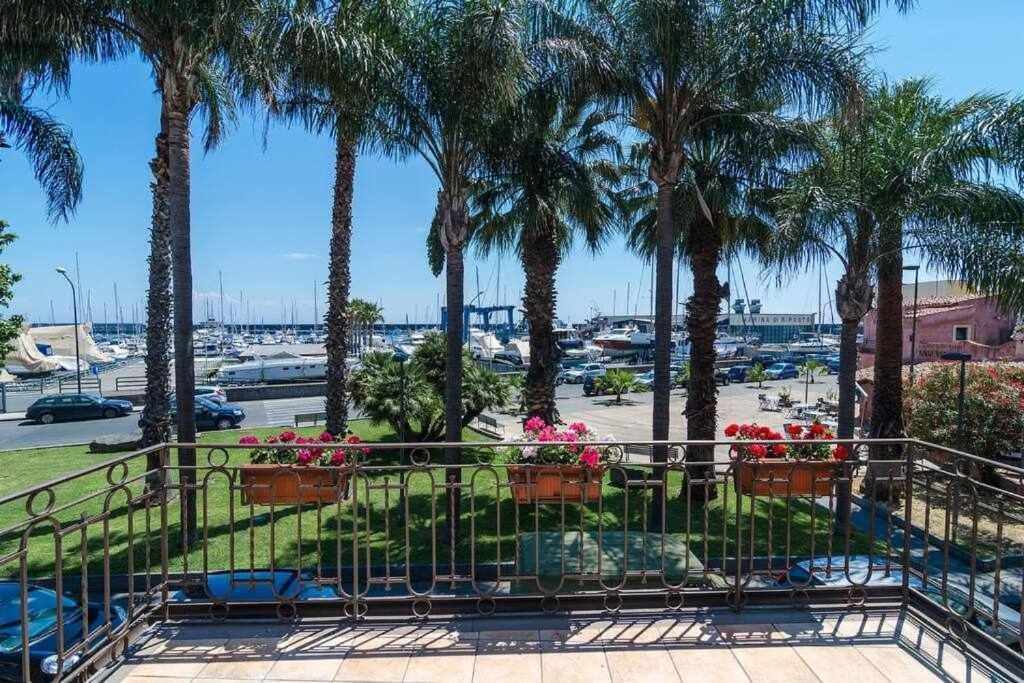 Casa Delle Zammare Fronte Mare Centro Storico Villa Riposto Dış mekan fotoğraf