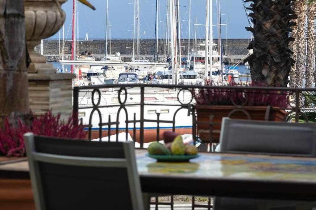 Casa Delle Zammare Fronte Mare Centro Storico Villa Riposto Dış mekan fotoğraf